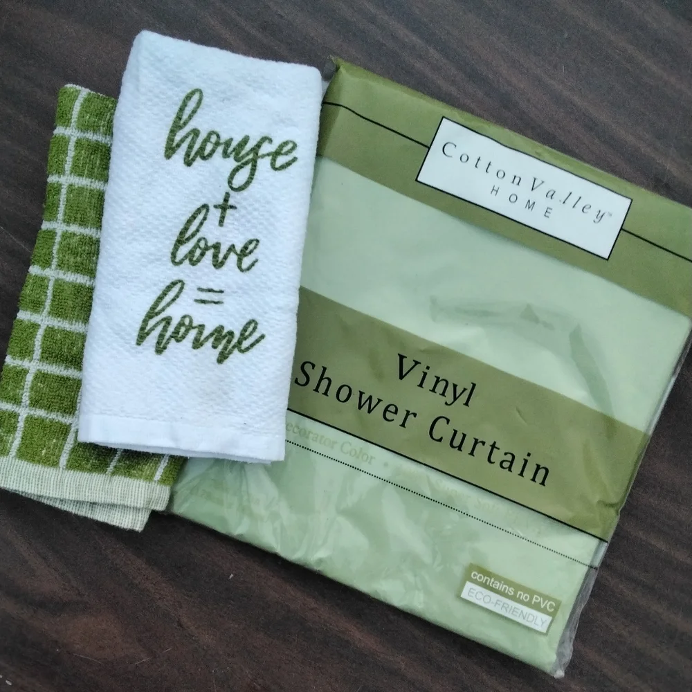 New Cotton Valley green shower curtain and 2 towels🏡